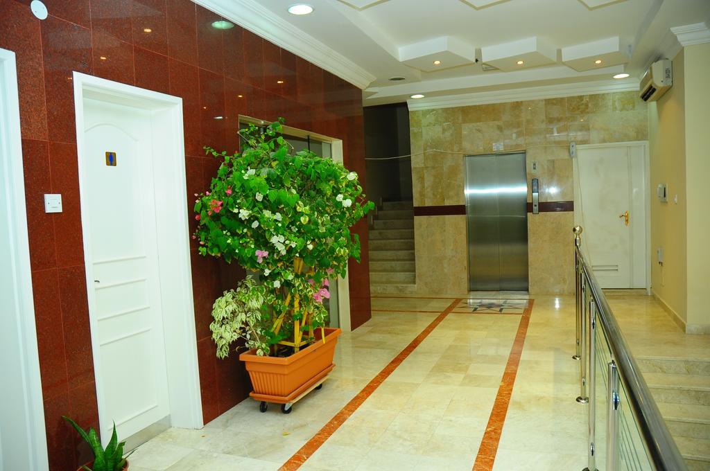 Al Faisal Hotel Suites Sur Exteriör bild