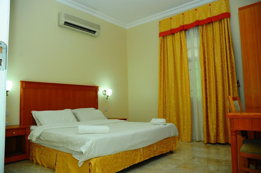 Al Faisal Hotel Suites Sur Exteriör bild